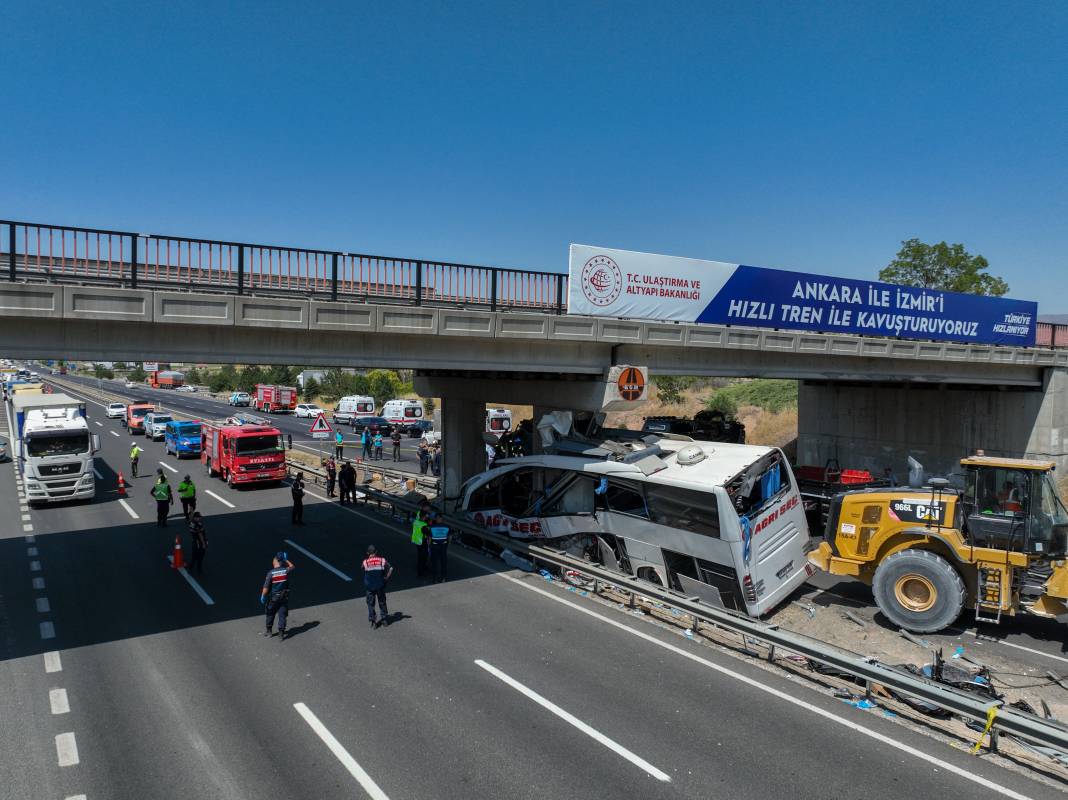 Ankara'daki otobüs faciasında ölü sayısı 11’e çıktı 16